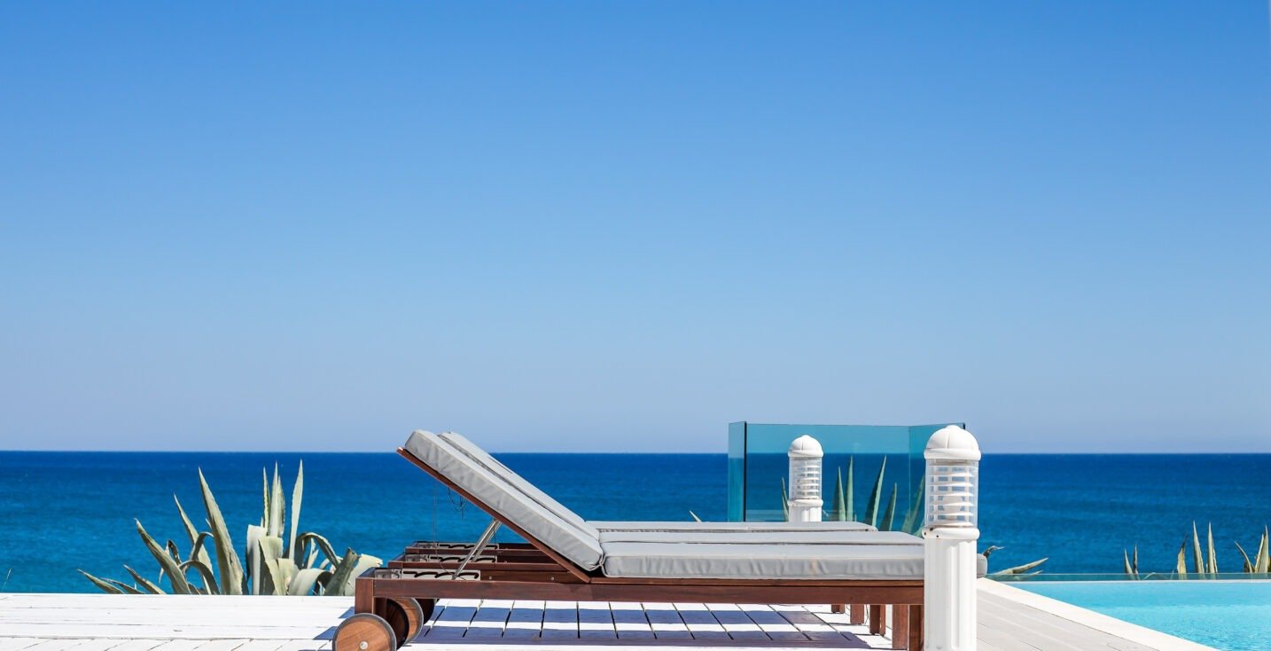 Villa 7 beachfront in Gennadi for 14 person