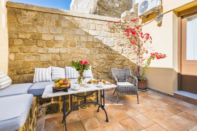 Maison Roxanne – A Historic Gem in the Medieval City of Rhodes with a Garden